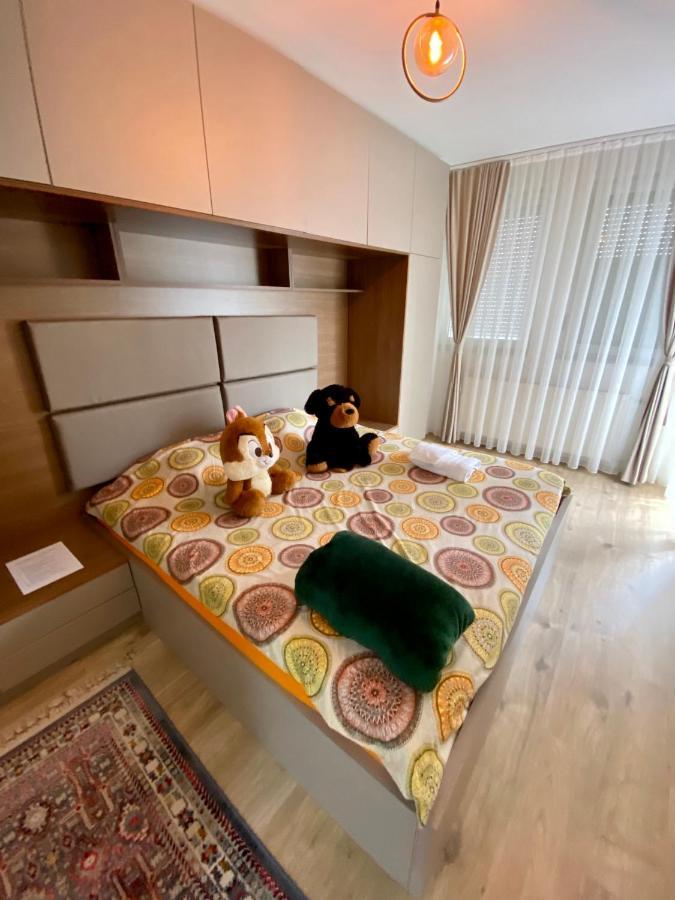 Elegant Apartment In City Centre Pristina Exterior photo