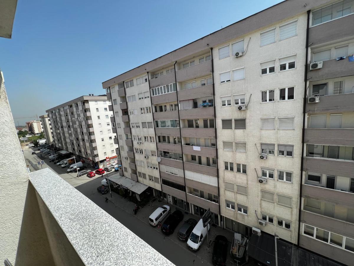 Elegant Apartment In City Centre Pristina Exterior photo