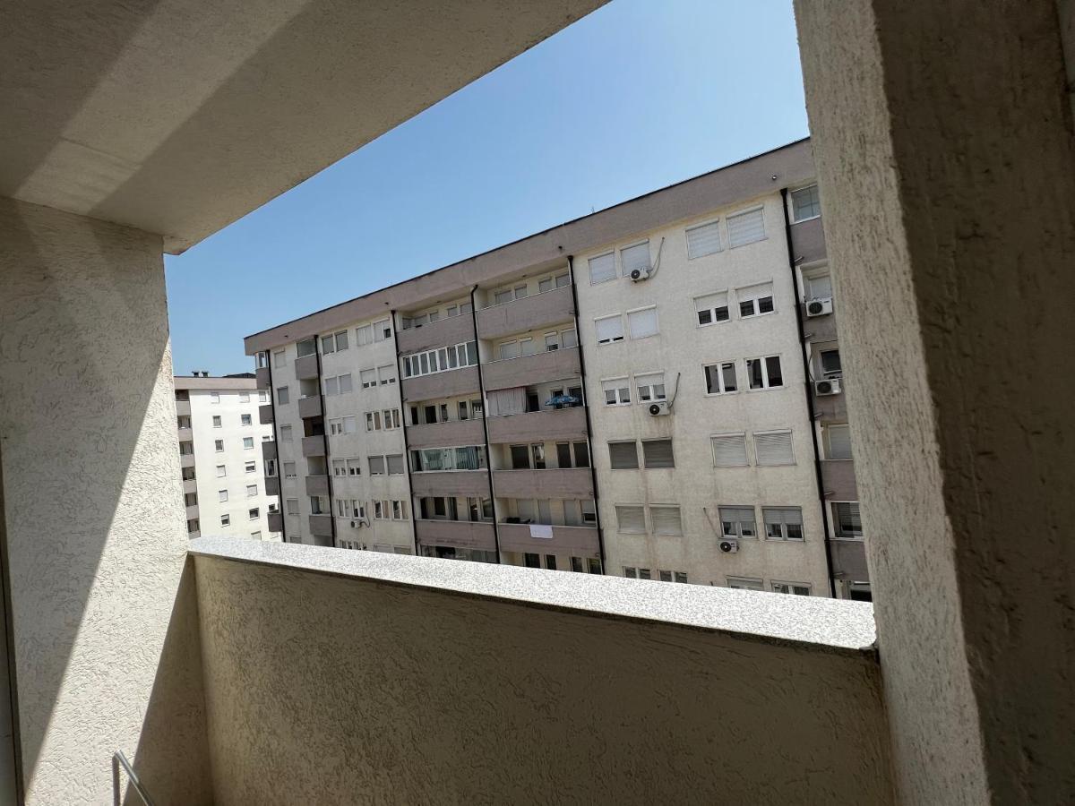 Elegant Apartment In City Centre Pristina Exterior photo