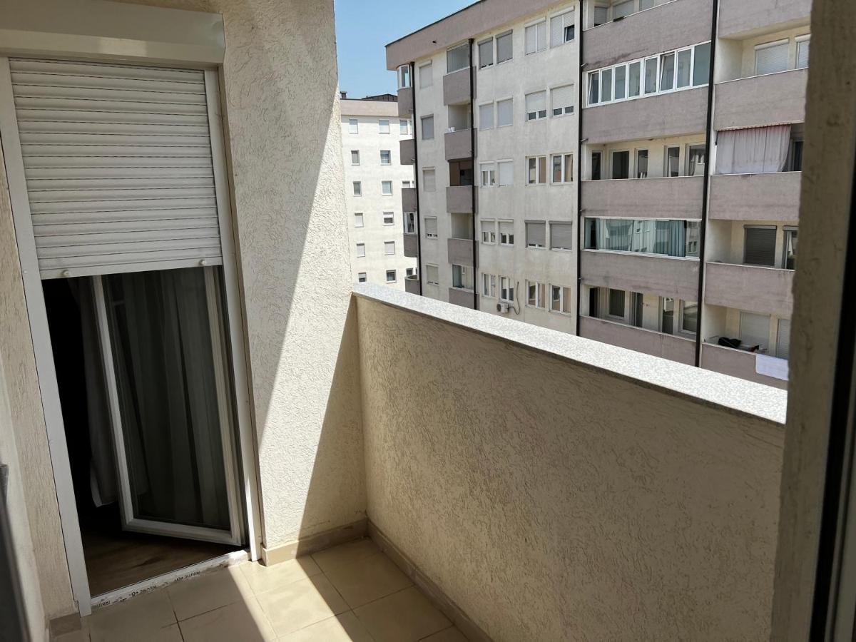 Elegant Apartment In City Centre Pristina Exterior photo